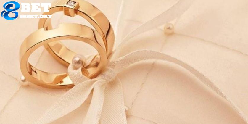 Mơ thấy đeo nhẫn vàng mang ý nghĩa gì? 10 Mơ thấy đeo nhẫn vàng con số nào may mắn